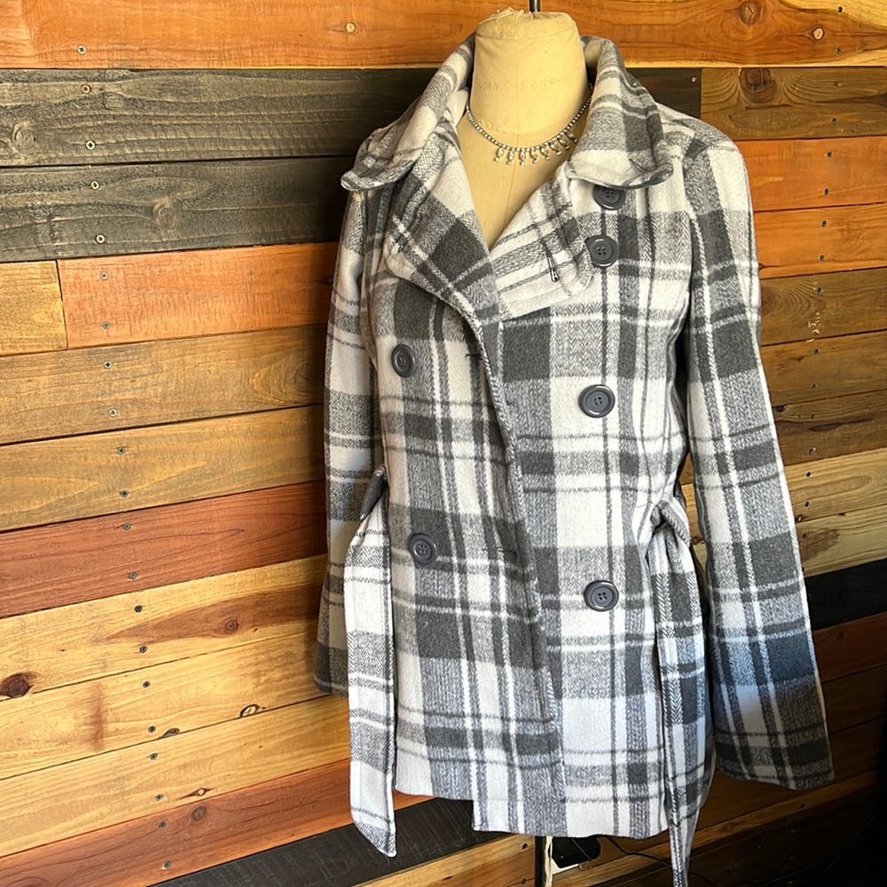 JouJou // Grey and White Checkered Sweater